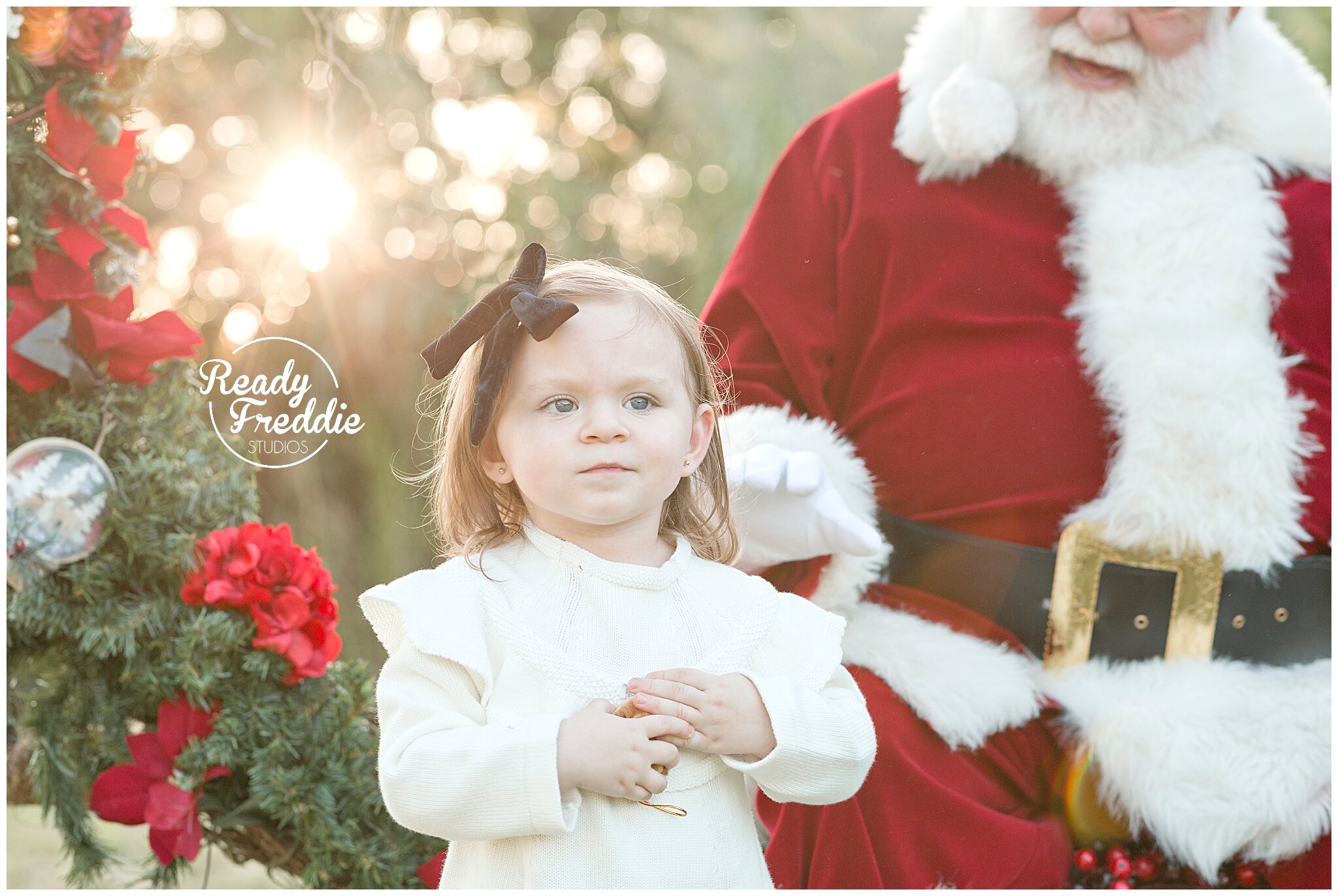 Beautiful outdoor holiday photo ideas  with Santa | Ready Freddie Studios Miami, FL