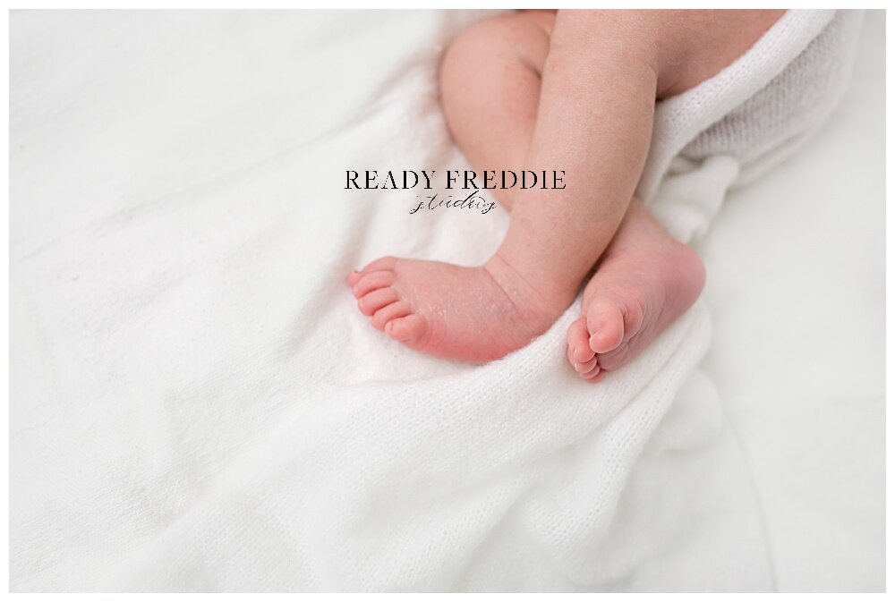 Newborn baby toes photography details in South Florida | Ready Freddie Studios - Miami, FL