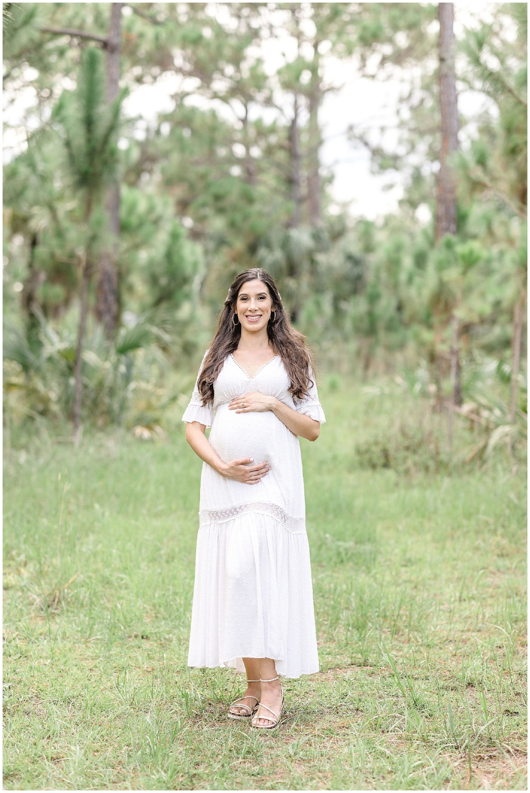 Maternity photos in South Florida. Photos by Ivanna Vidal Photography.