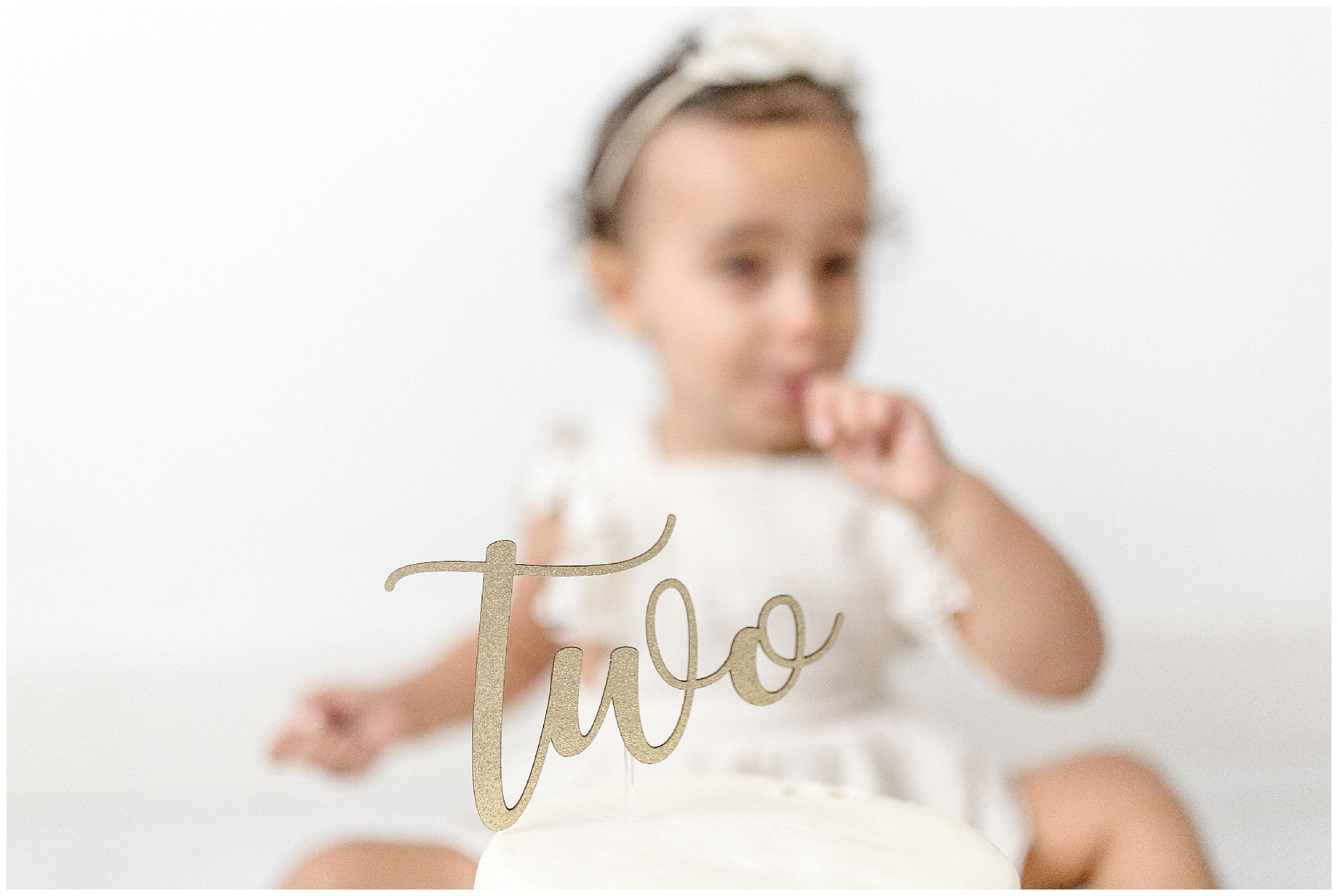 Miami cake smash session for a two year old. Photo by Ivanna Vidal Photography.