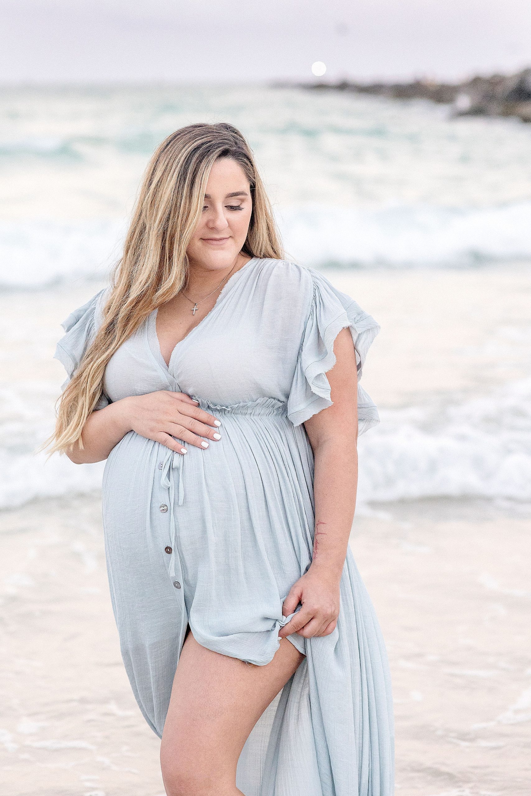 maternity photos at south beach for miami babymoon